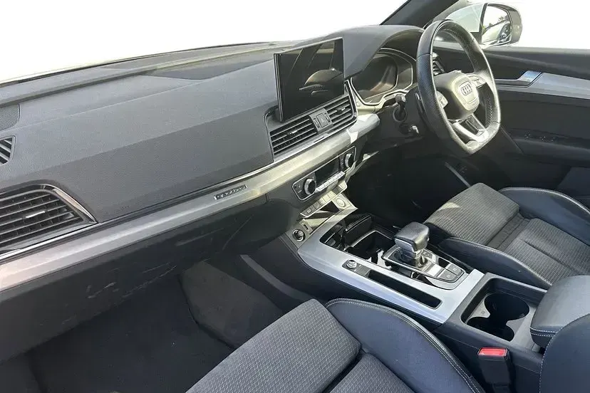 Used Audi Q5 S-Line 295 HP (216 kW) 2022 Glacier white SUV