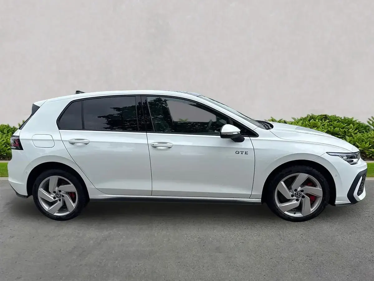 Used VW Golf VIII GTE 2026 White Hatchback