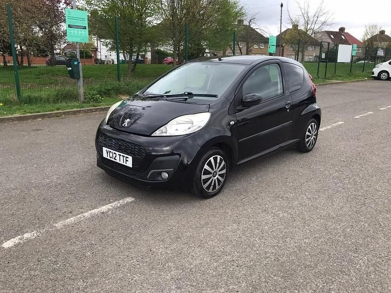 Used Peugeot 107 Active 68 HP (50 kW) 2012 Black Hatchback