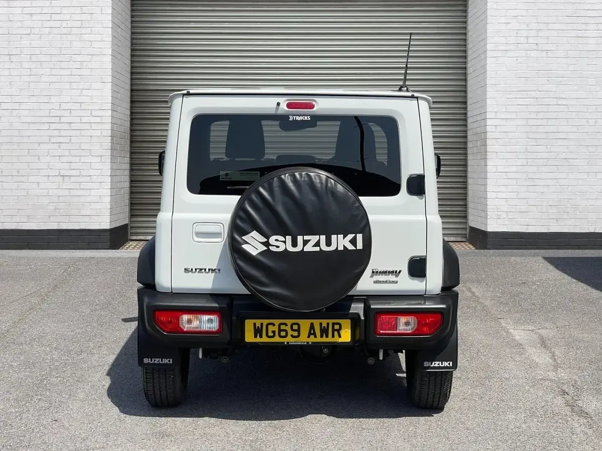 Used Suzuki Jimny SZ5 102 HP (75 kW) 2019 White SUV