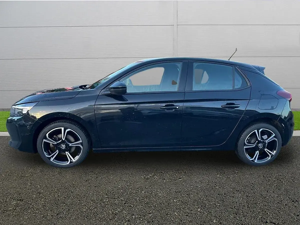 Second-hand Vauxhall Corsa 100 CP (73 kW) 2023 Negru Hatchback