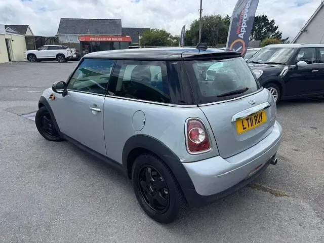 Used Mini Cooper 122 HP (89 kW) 2011 Silver Hatchback
