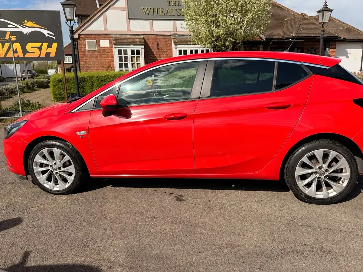 Used Vauxhall Astra 2017 Red Hatchback