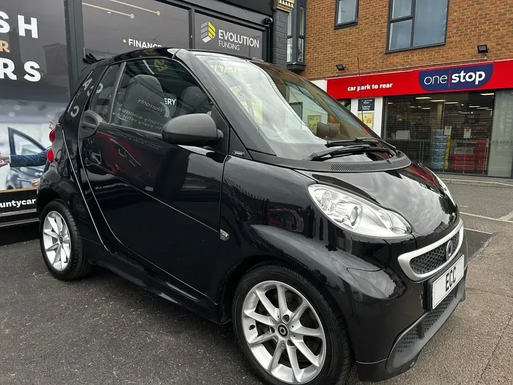 Used Smart ForTwo Cabrio Passion 71 HP (52 kW) 2013 Black Cabriolet