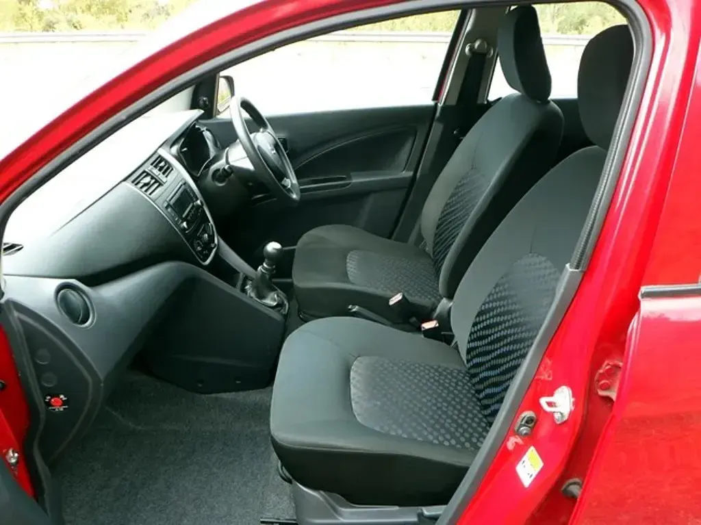 Used Suzuki Celerio 68 HP (50 kW) 2017 Red Hatchback