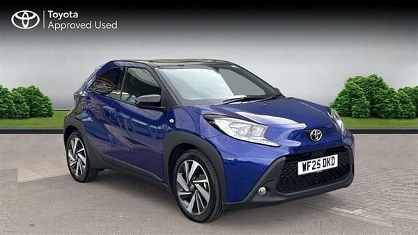 Juniper blue Used 2024 Toyota Aygo Hatchback | £16,490 (Fair price) - Image 1/2