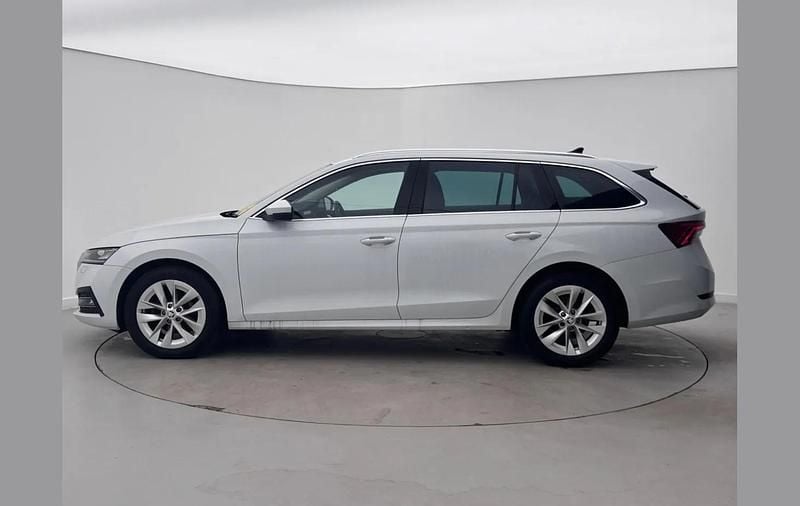 Used Skoda Octavia SE L 150 HP (110 kW) 2023 White Estate