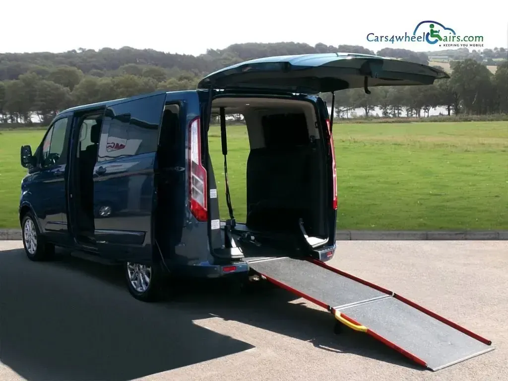 Usado Ford Tourneo Titanium 2019 Azul Monovolume