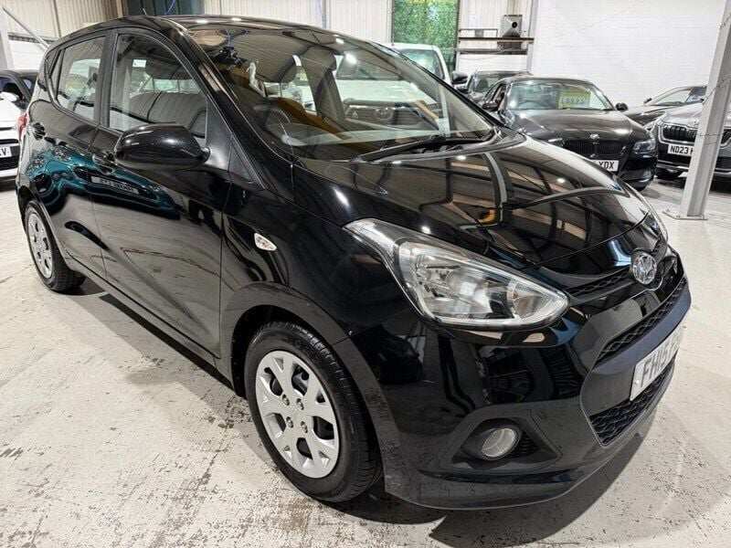 Black Used 2015 Hyundai i10 SE Hatchback | £5,495 (Fair price) - Image 1/4