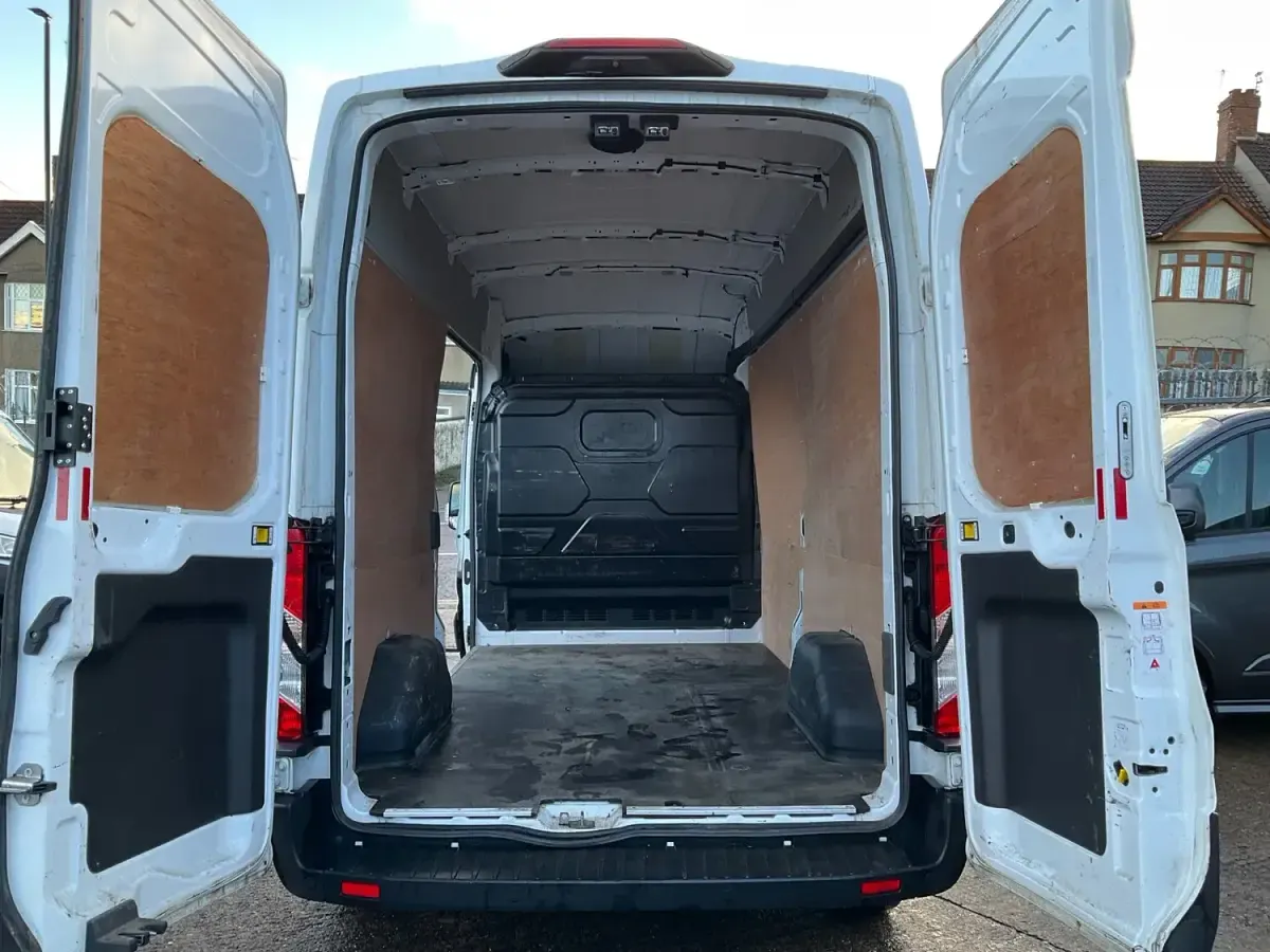 Used Ford Transit Trend 130 HP (95 kW) 2019 White Van