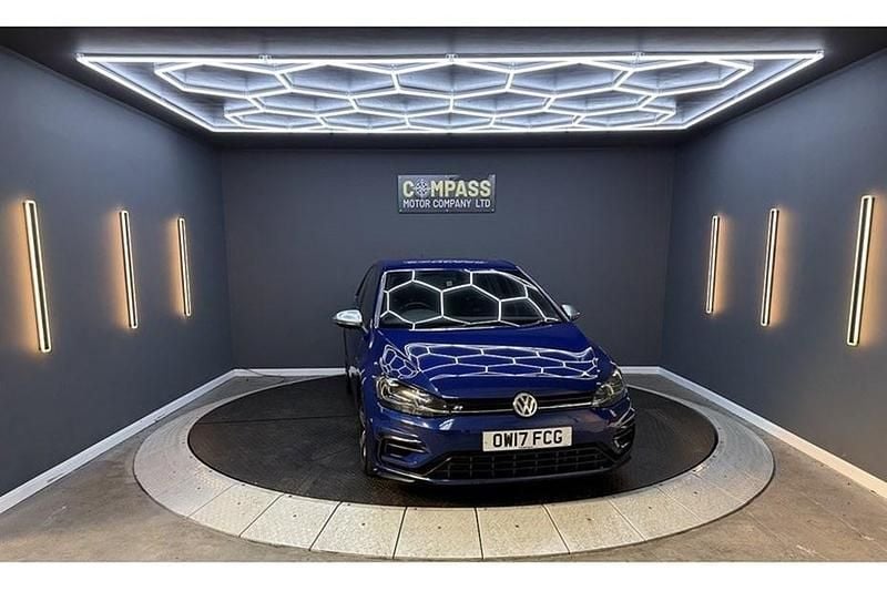 Begagnad VW Golf VII R 310 HK (228 kW) 2017 Blå Halvkombi