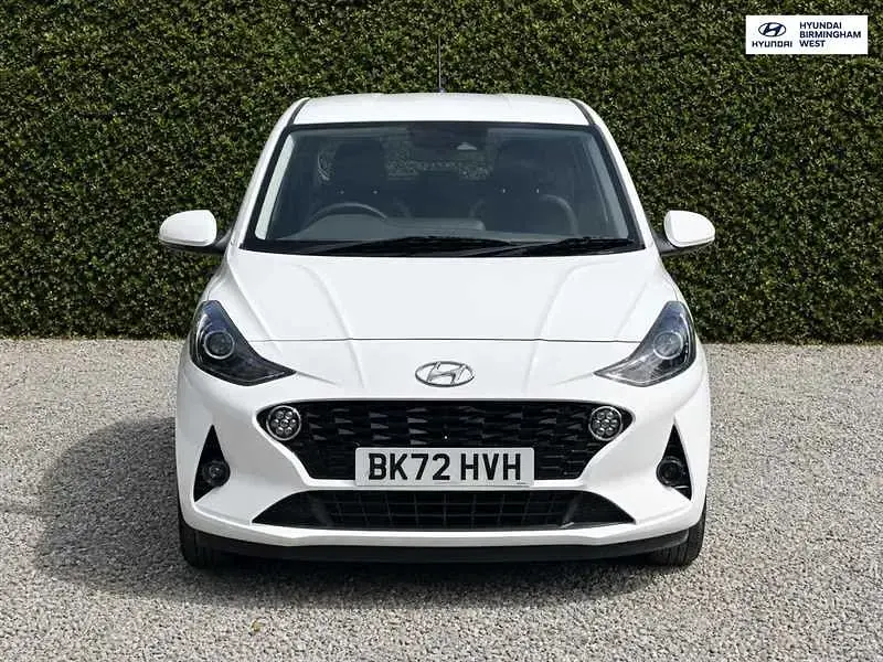 Used Hyundai i10 Premium 84 HP (61 kW) 2022 White Hatchback