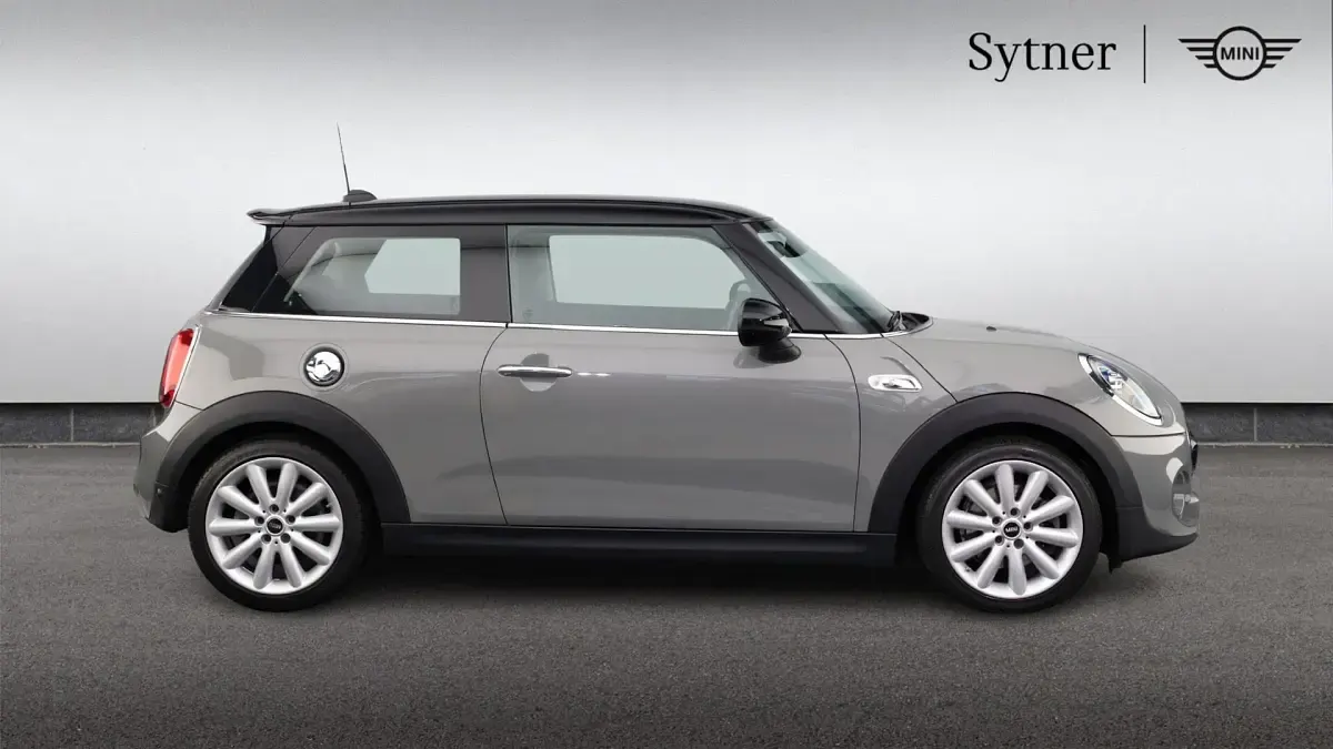 Used Mini Cooper S Classic 192 HP (141 kW) 2019 Moonwalk grey Hatchback