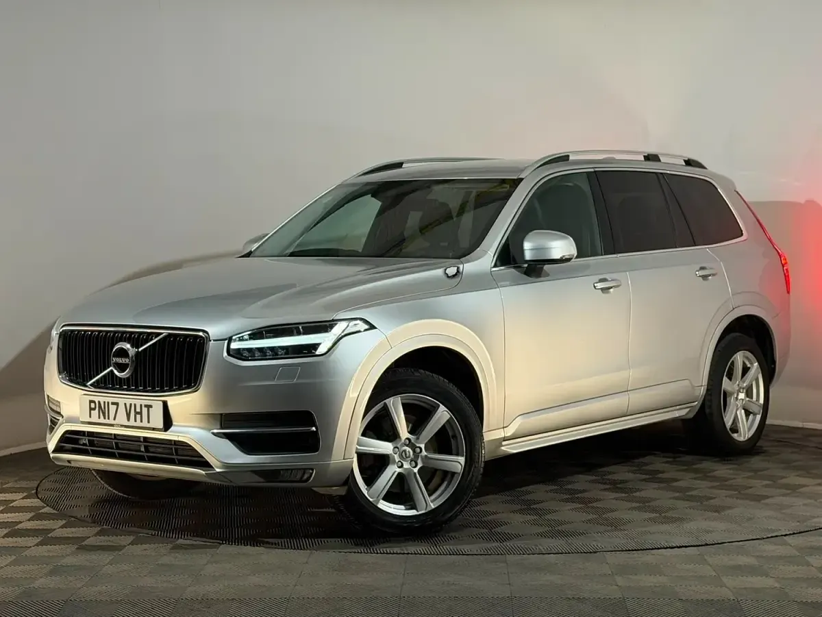 Used Volvo XC90 Momentum 235 HP (172 kW) 2017 Silver SUV