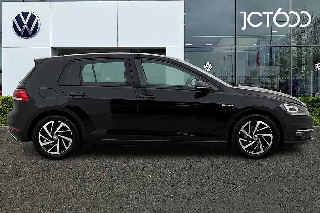 Used VW Golf VII Match 130 HP (95 kW) 2020 Hatchback