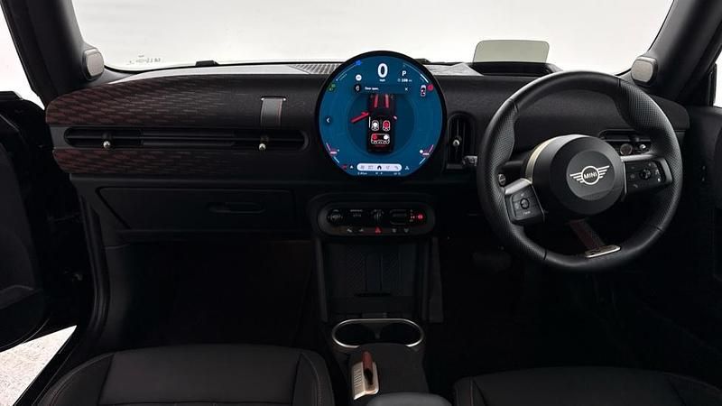 Used Mini Cooper Hatch 154 HP (113 kW) 2024 Black Hatchback