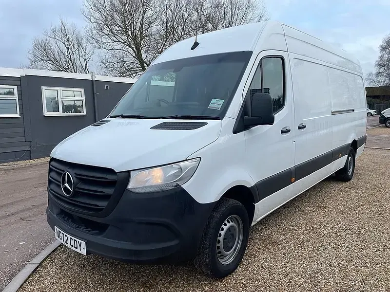 Begagnad Mercedes Sprinter Progressive 2023 Vit Van