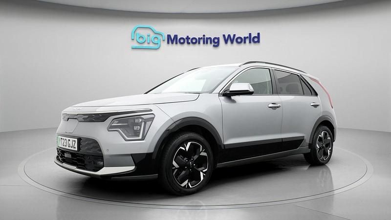 Used Kia e-Niro 147 kW (201 HP) 2023 Grey SUV