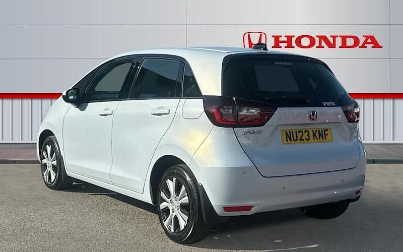 Used Honda Jazz Hybrid 109 HP (80 kW) 2023 White Hatchback