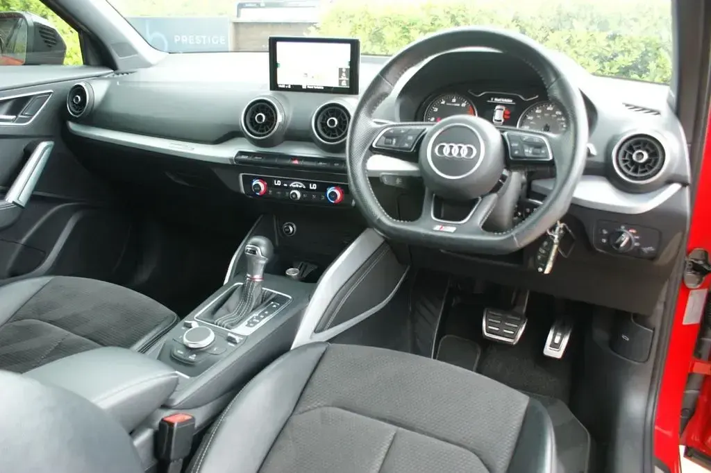 Used Audi SQ2 Design 300 HP (220 kW) 2019 Red SUV
