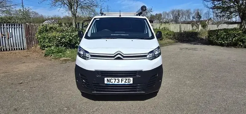 Begagnad Citroën Dispatch 2024 Vit Minibuss