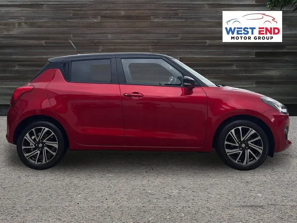 Usado Suzuki Swift SZ5 2023 Rojo Utilitario