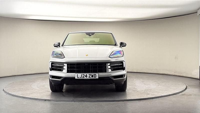 Used Porsche Cayenne 475 HP (349 kW) 2024 Crayon grey SUV