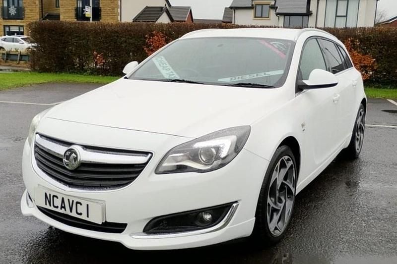 White Used 2015 Vauxhall Insignia SRi Estate | £5,995 (Fair price) - Image 1/1