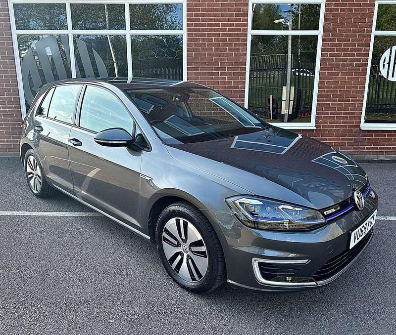 Usado VW e-Golf 99 kW (135 HP) 2019 Cinzento Citadino