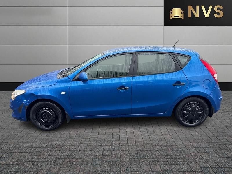 Used Hyundai i30 Classic 108 HP (79 kW) 2010 Blue Hatchback