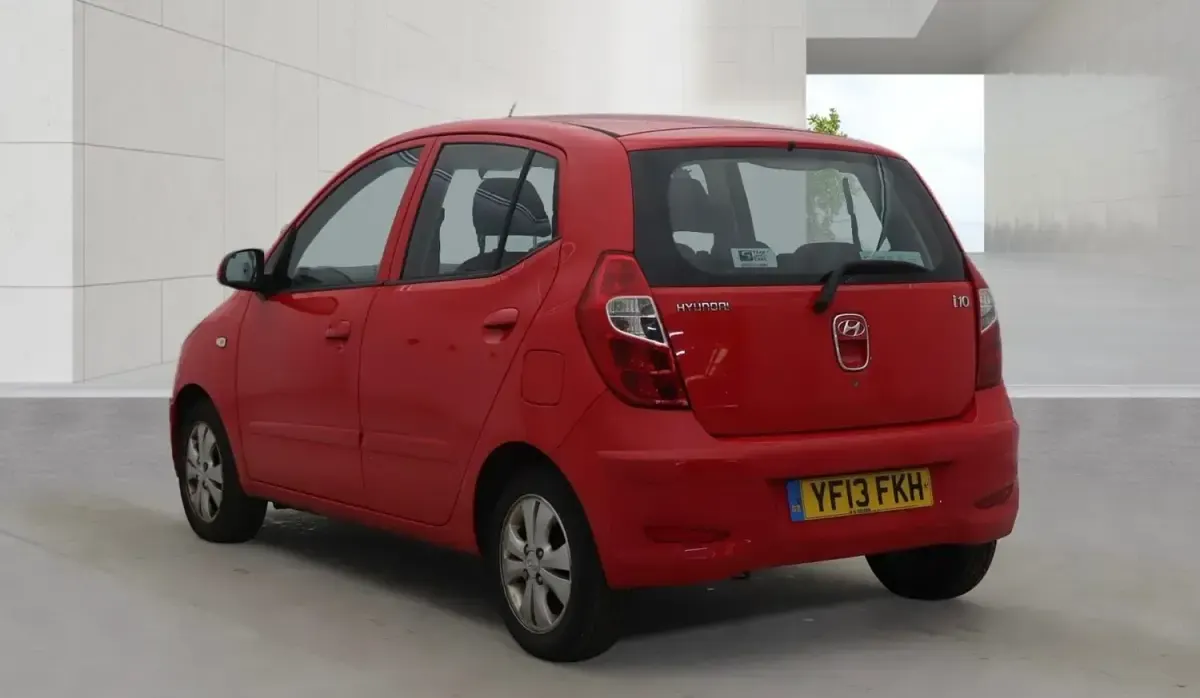 Gebraucht Hyundai i10 Active 83 PS (61 kW) 2013 Rot Kleinwagen