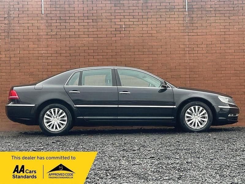 Used VW Phaeton 240 HP (176 kW) 2011 Black Sedan