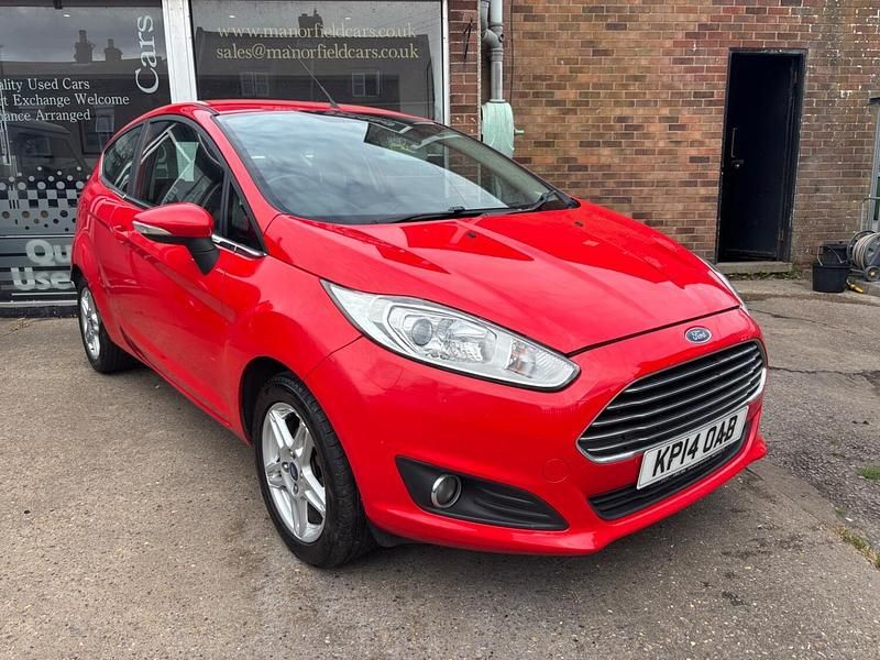 Red Used 2014 Ford Fiesta Zetec Hatchback | £4,495 (Fair price) - Image 1/4
