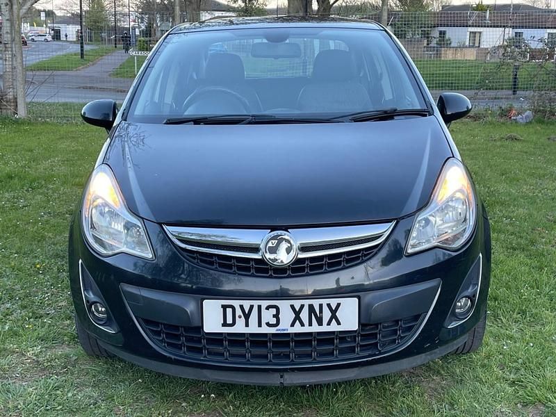 Second-hand Vauxhall Corsa 2013 Negru Hatchback