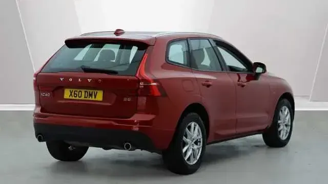 Used Volvo XC60 Momentum 250 HP (183 kW) 2021 SUV