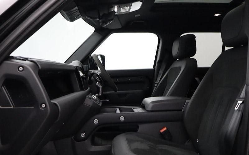 Used Land Rover Defender 525 HP (386 kW) 2024 SUV