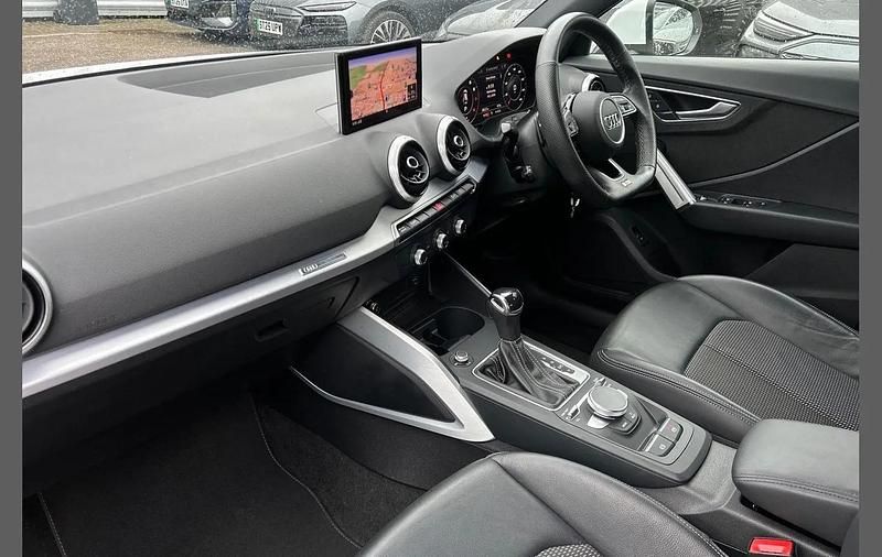 Begagnad Audi Q2 S-Line 147 HK (108 kW) 2022 Vit SUV