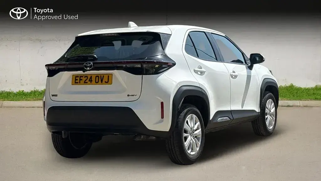 Used Toyota Yaris Cross 2024 White SUV