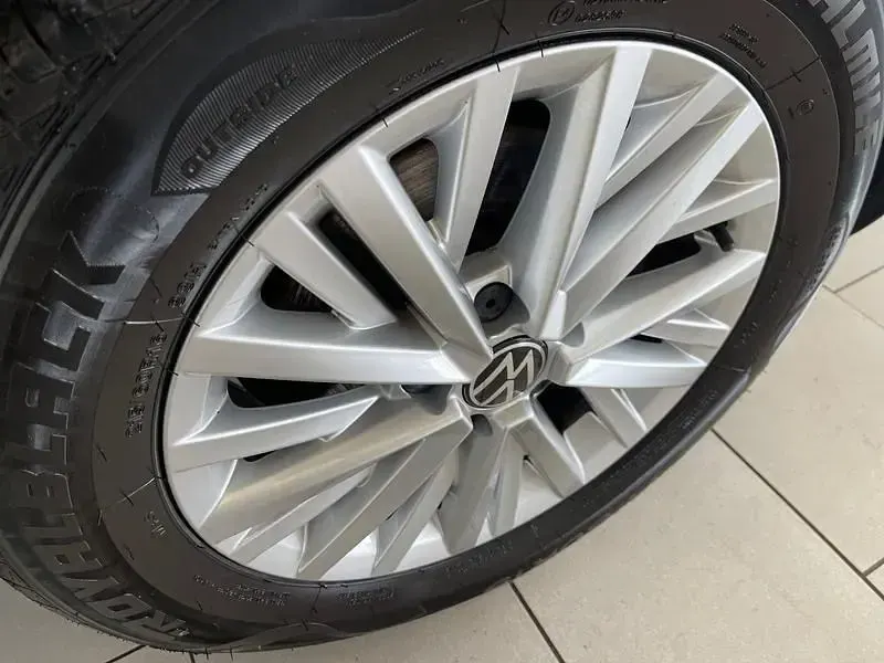 Używany VW T-Roc Life 108 KM (79 kW) 2023 Szary SUV
