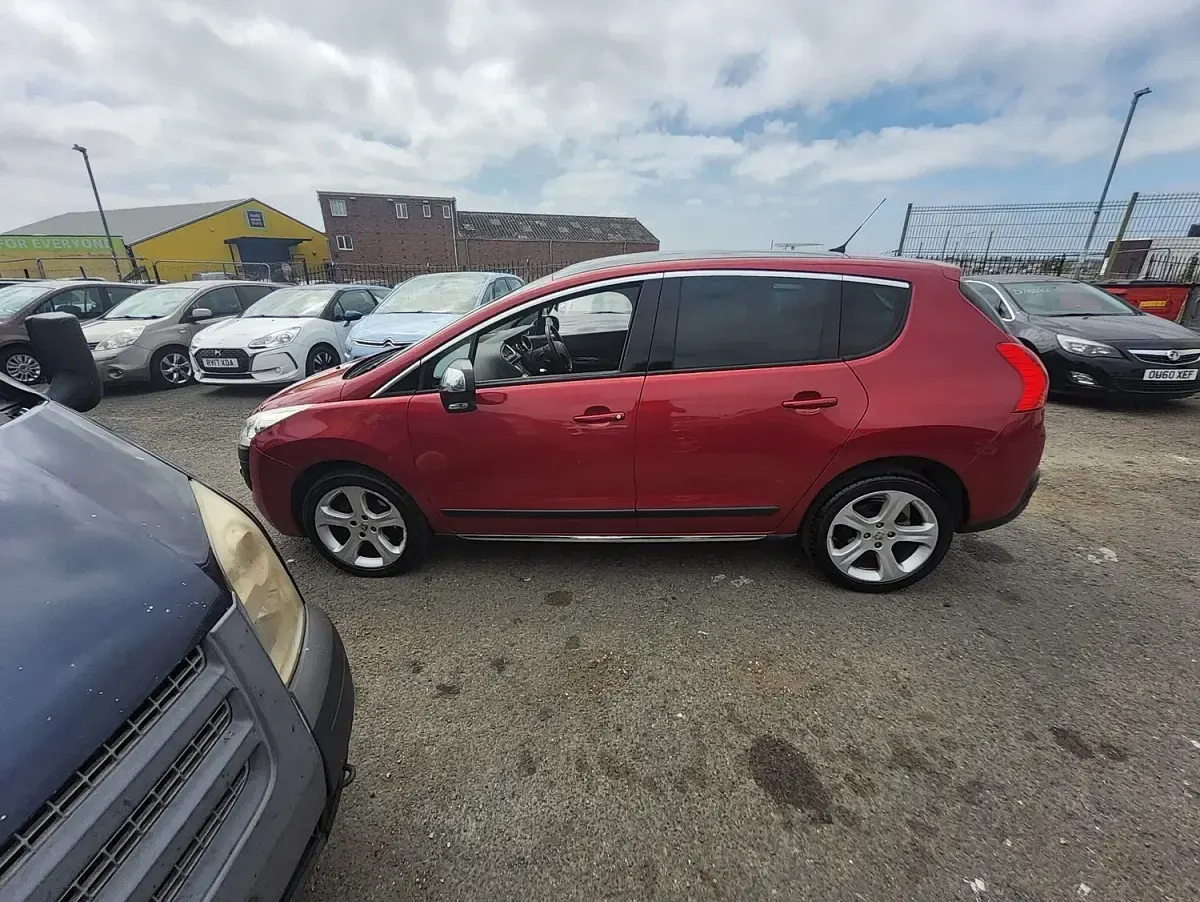 Used Peugeot 3008 Allure 163 HP (119 kW) 2012 Red Estate