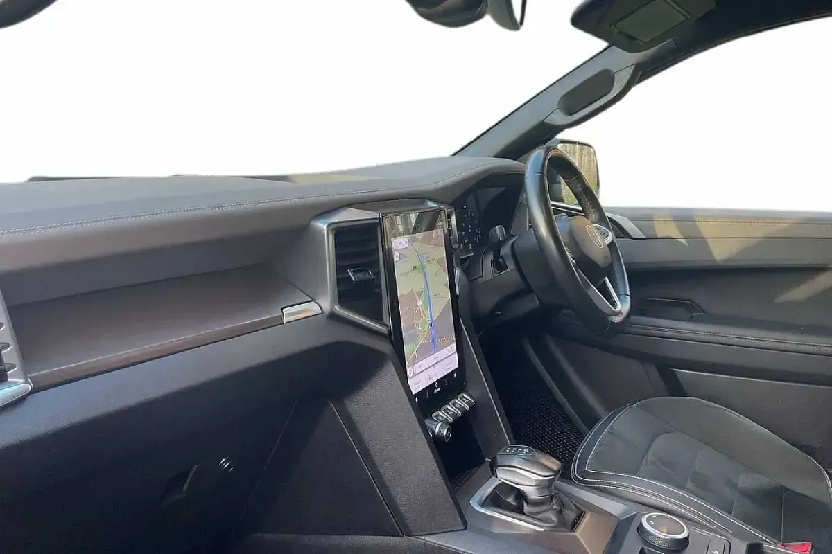 Begagnad VW Amarok Style 2023 Svart Pickup