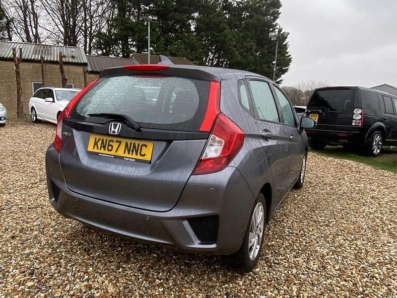 Used Honda Jazz SE 102 HP (75 kW) 2017 Grey Hatchback