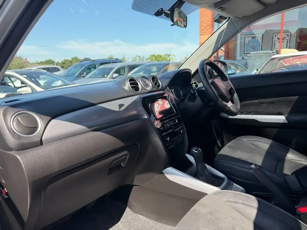 Used Suzuki Vitara SZ5 120 HP (88 kW) 2018 Grey/black SUV
