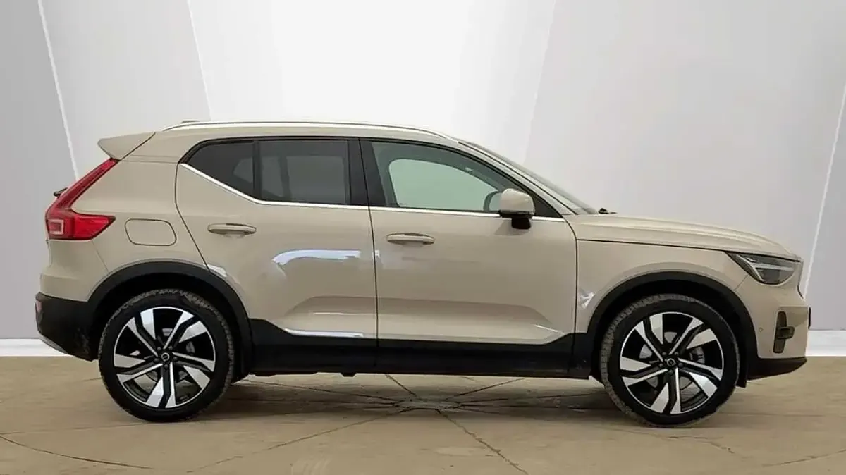 Used Volvo XC40 Ultra 2025 Gold SUV