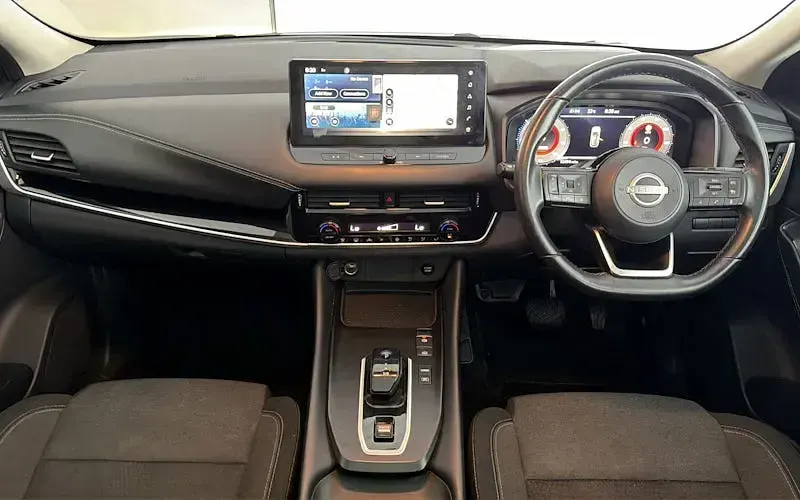 Used Nissan Qashqai N-Connecta 190 HP (139 kW) 2023 Silver SUV