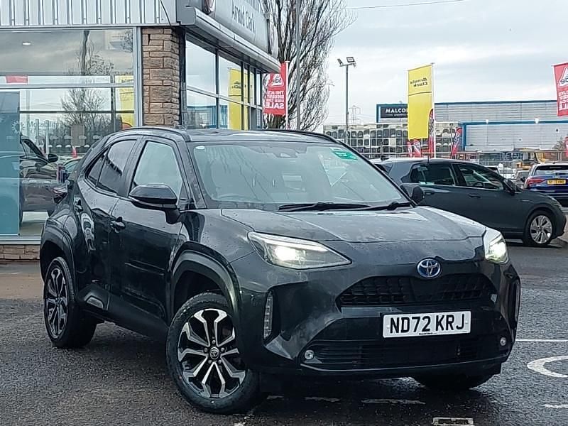 Used Toyota Yaris Hybrid Design 116 HP (85 kW) 2023 Black Estate