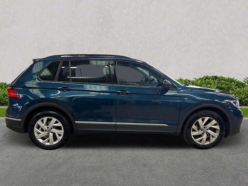Used VW Tiguan Life 150 HP (110 kW) 2022 Blue SUV
