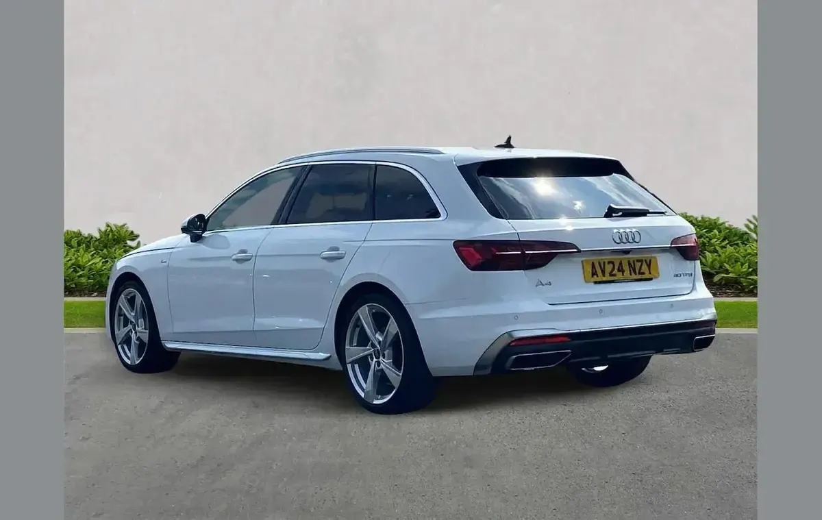 Used Audi A4 S-Line 204 HP (150 kW) 2024 White Estate