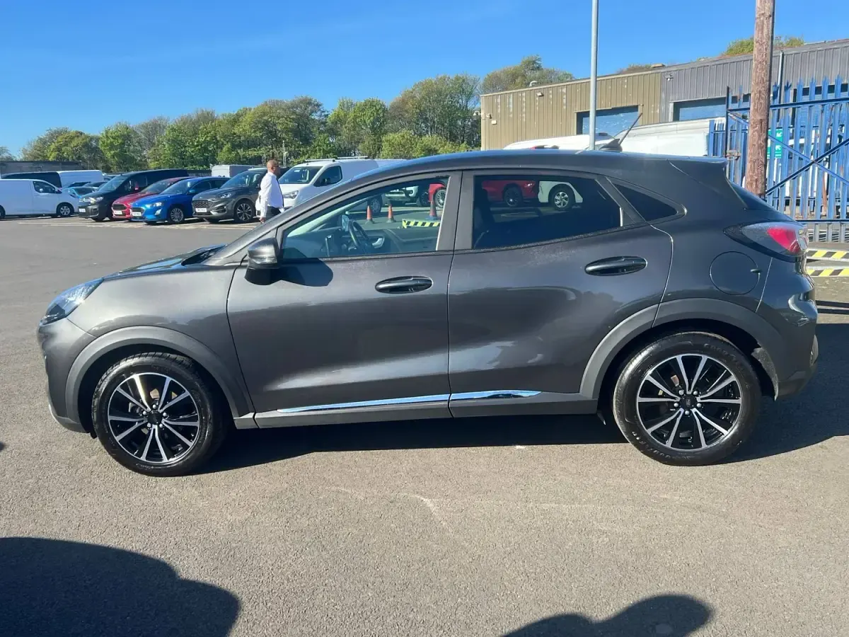 Begagnad Ford Puma Titanium 125 HK (91 kW) 2023 Grå SUV