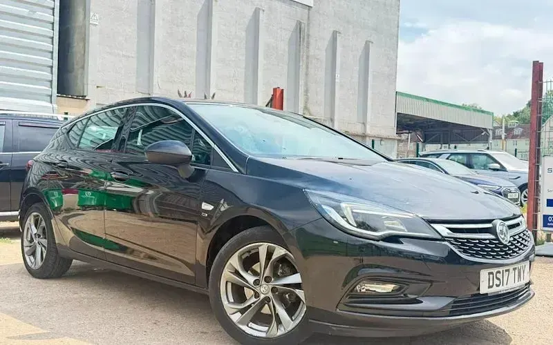 Used Vauxhall Astra SRi 150 HP (110 kW) 2017 Hatchback